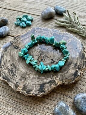 Hand Crafted Turquoise Chip Stretch Bracelet